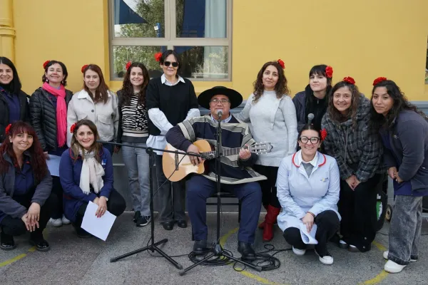 NUESTROS DOCENTES DE PRIMER CICLO LE DIERON LA BIENVENIDA A SEPTIEMBRE