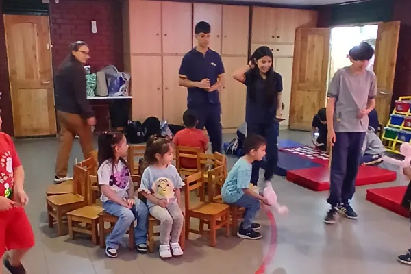 ESTUDIANTES DE 7°B COMPARTEN UNA SIGNIFICATIVA SALIDA SOLIDARIA