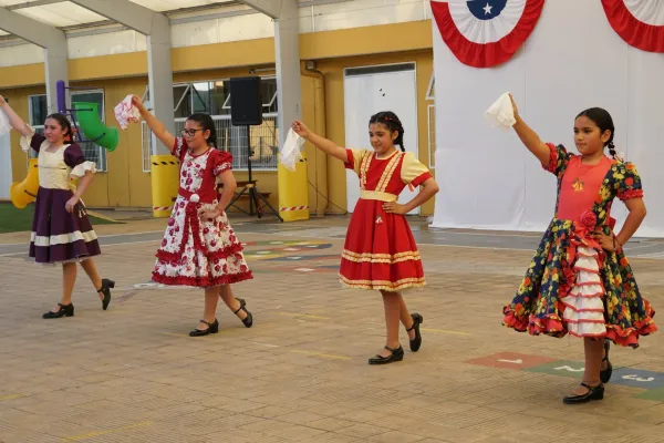 EL FOLCLOR SE VIVE Y SE CELEBRA EN NUESTRO COLEGIO