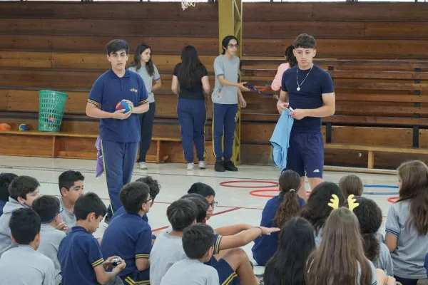 NUESTROS TERCEROS MEDIOS REALIZAN PROYECTO DE APRENDIZAJE MÁS SERVICIO QUE PROMUEVE LA ACTIVIDAD FÍSICA