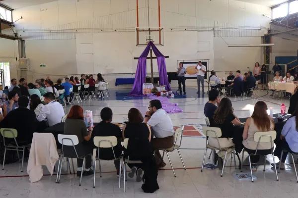 NUESTROS FUNCIONARIOS PARTICIPAN EN UNA SIGNIFICATIVA JORNADA DE SEMANA SANTA