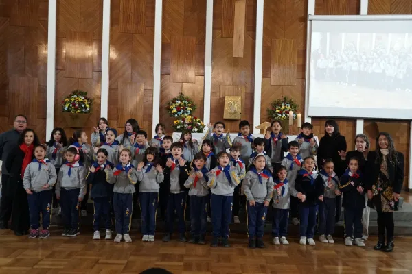 MISIONEROS LASALLISTAS RECIBIERON SU PAÑOLÍN EN UNA SIGNIFICATIVA CEREMONIA REALIZADA EN LA CAPILLA DEL COLEGIO