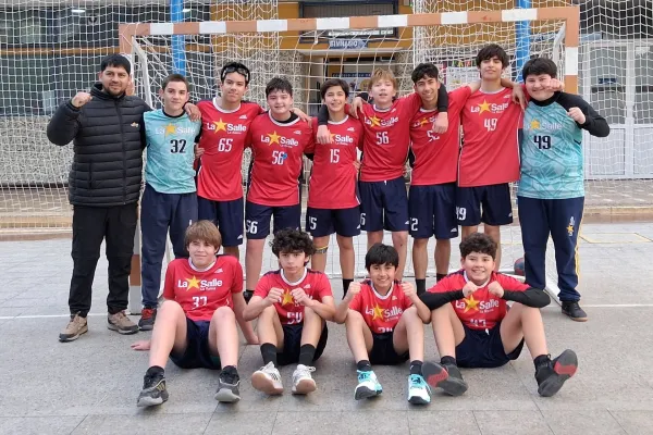 ¡NUESTROS HANDBOLISTAS SIGUEN DEJANDO TODO EN LA CANCHA!